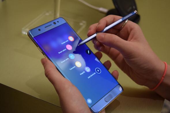 Ανακάλυψε η Samsung την αιτία ανάφλεξης των Galaxy Note 7